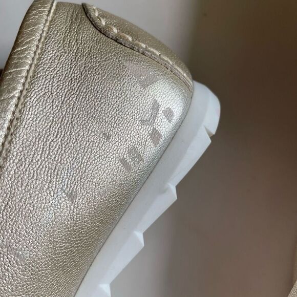 STUART WEITZMAN | gold leather tassel loafers 6 - Picture 11 of 16